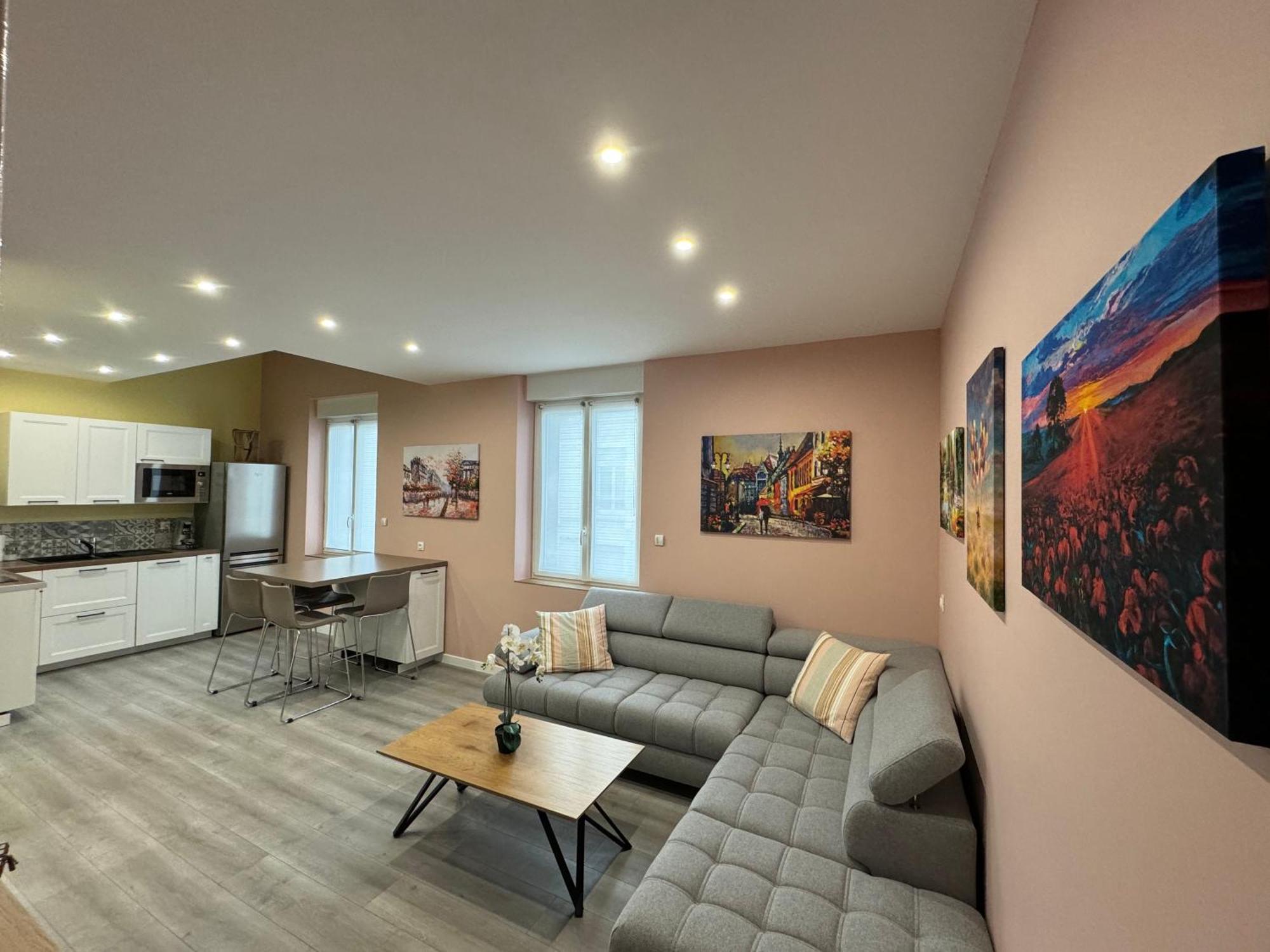 Апартаменти 70M2 Climatise - Parking Prive - Lycee Roosevelt - Reims Arena Екстер'єр фото